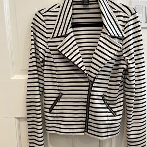 Striped fitted blazer/jacket